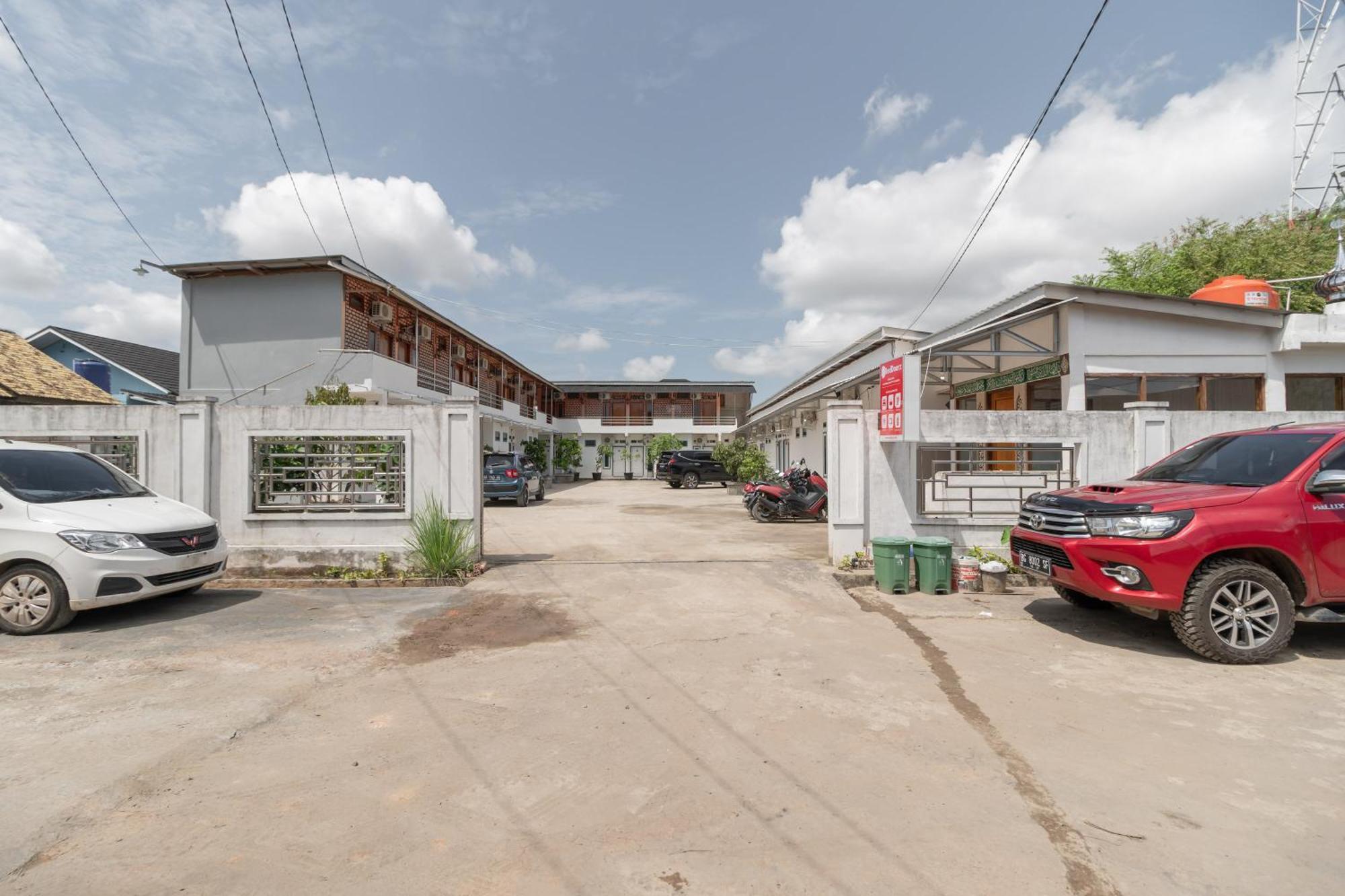 Reddoorz Syariah Near Jakabaring Sport City Palimbão Exterior foto