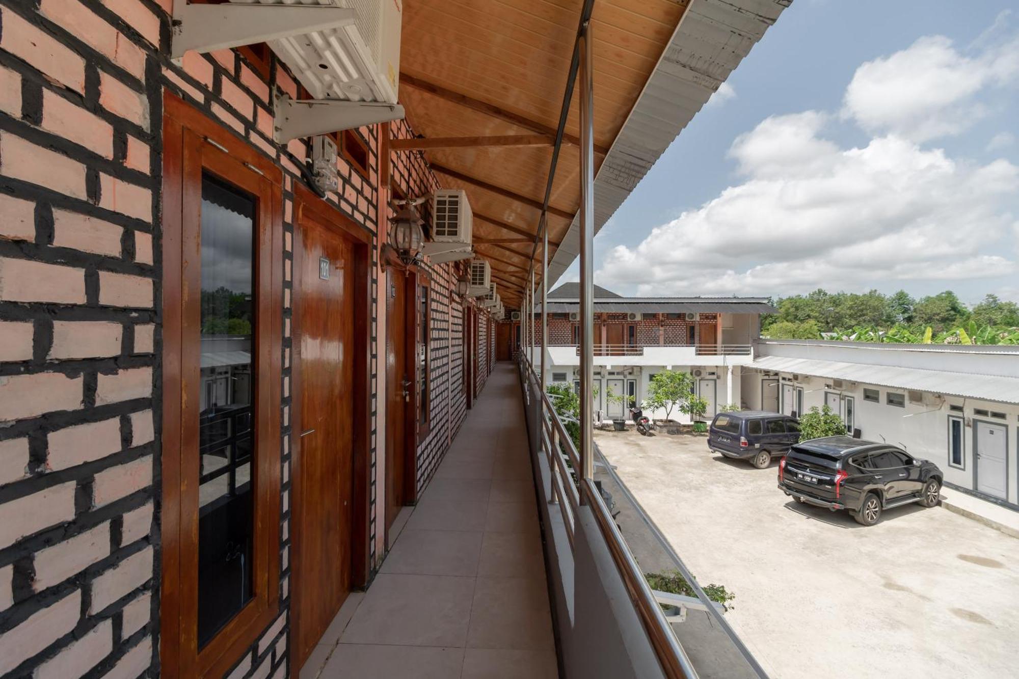 Reddoorz Syariah Near Jakabaring Sport City Palimbão Exterior foto