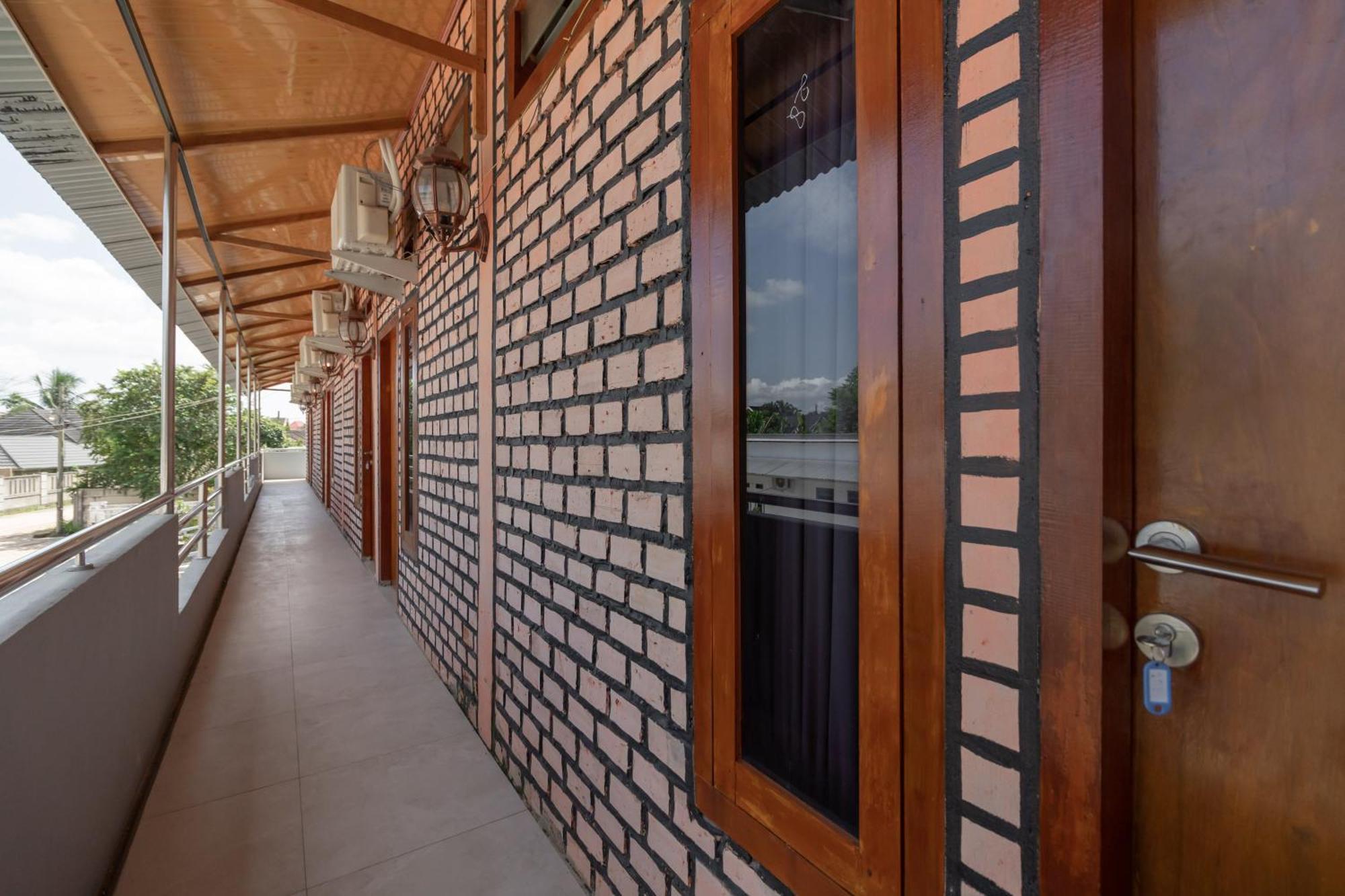Reddoorz Syariah Near Jakabaring Sport City Palimbão Exterior foto