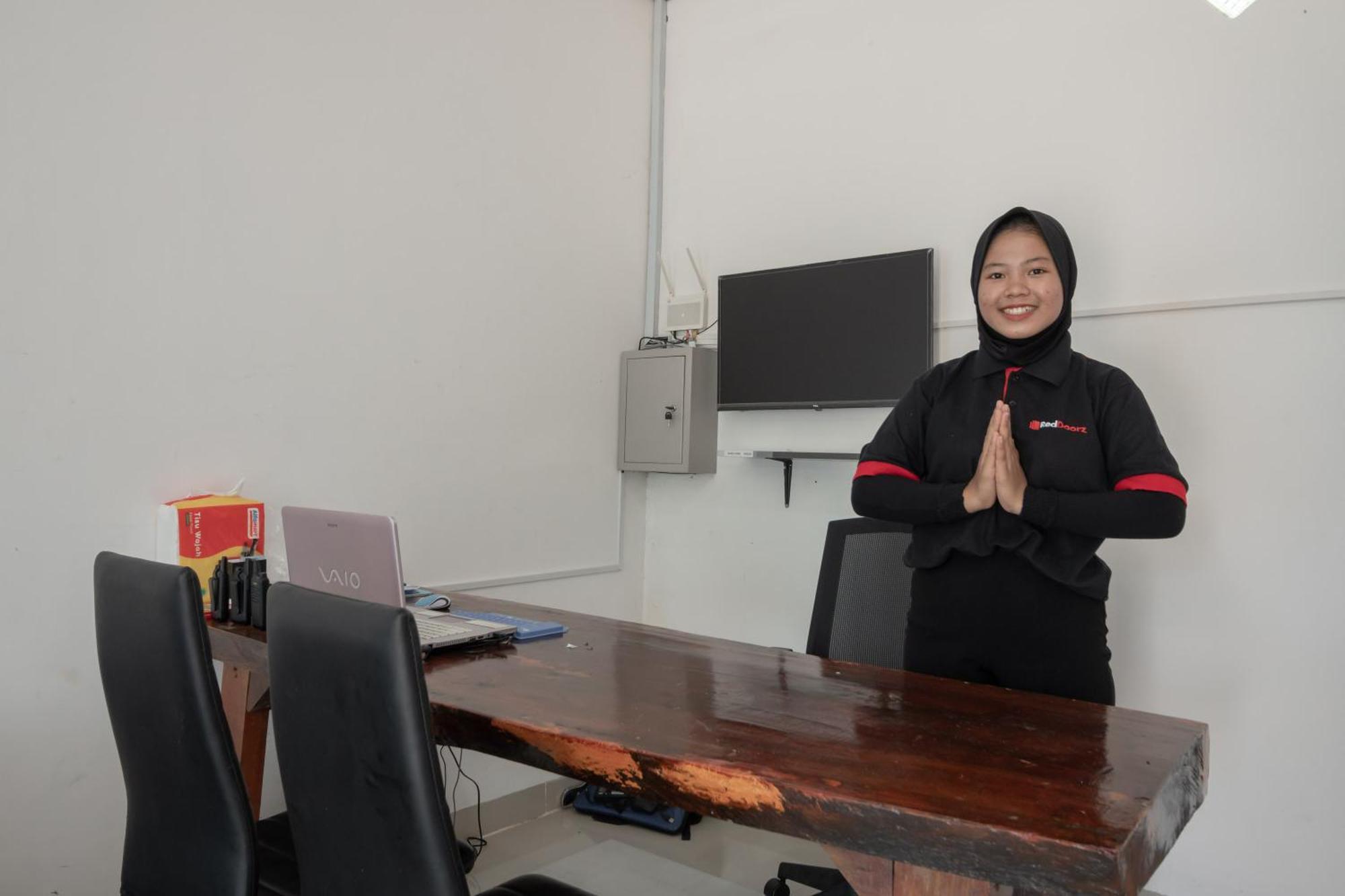 Reddoorz Syariah Near Jakabaring Sport City Palimbão Exterior foto